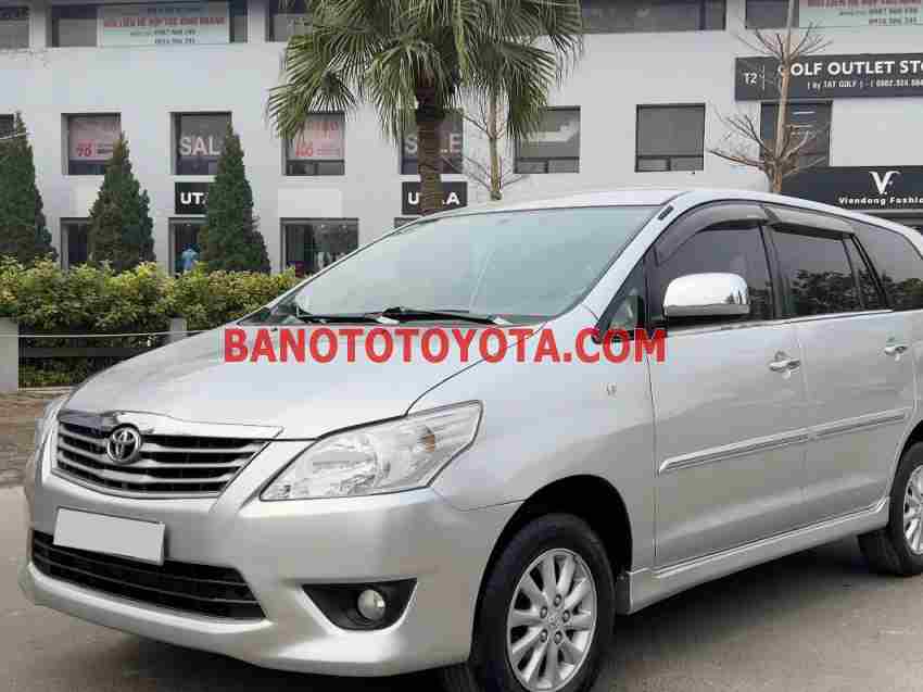 Toyota Innova 2.0G model 2013 xe chuẩn hết ý