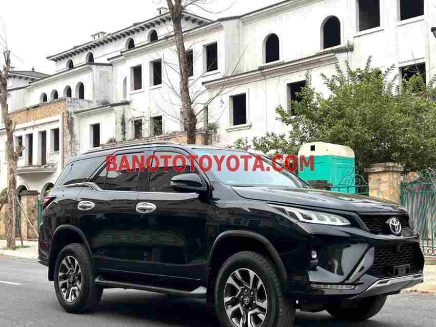 Cần bán Toyota Fortuner 2.4G 4x2 AT Legender Máy dầu 2020 màu Đen