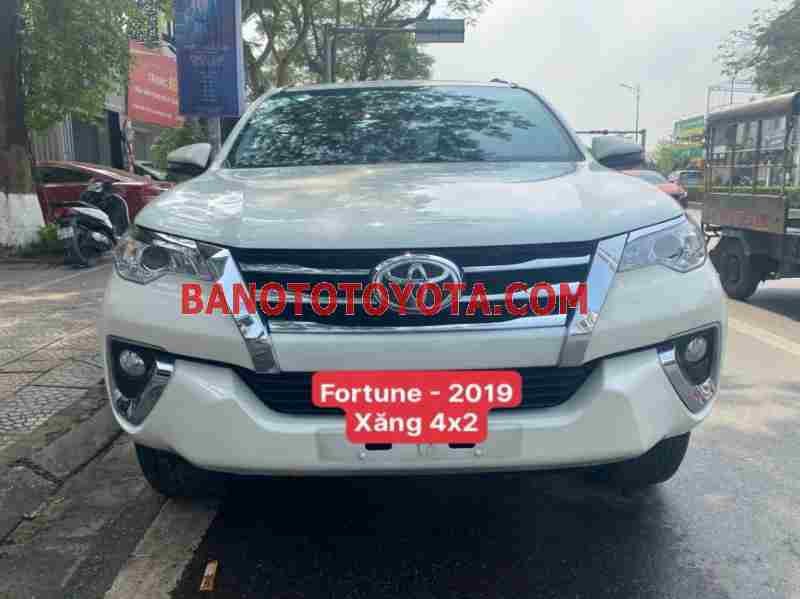 Cần bán xe Toyota Fortuner 2.7V 4x2 AT màu Trắng 2019