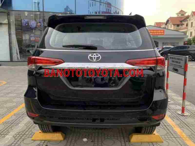 Xe Toyota Fortuner 2.4L 4x2 AT model 2024 - xe đẹp