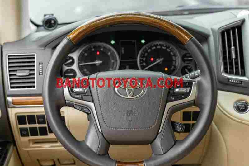 Cần bán gấp xe Toyota Land Cruiser VX 4.6 V8 2015 màu Đen