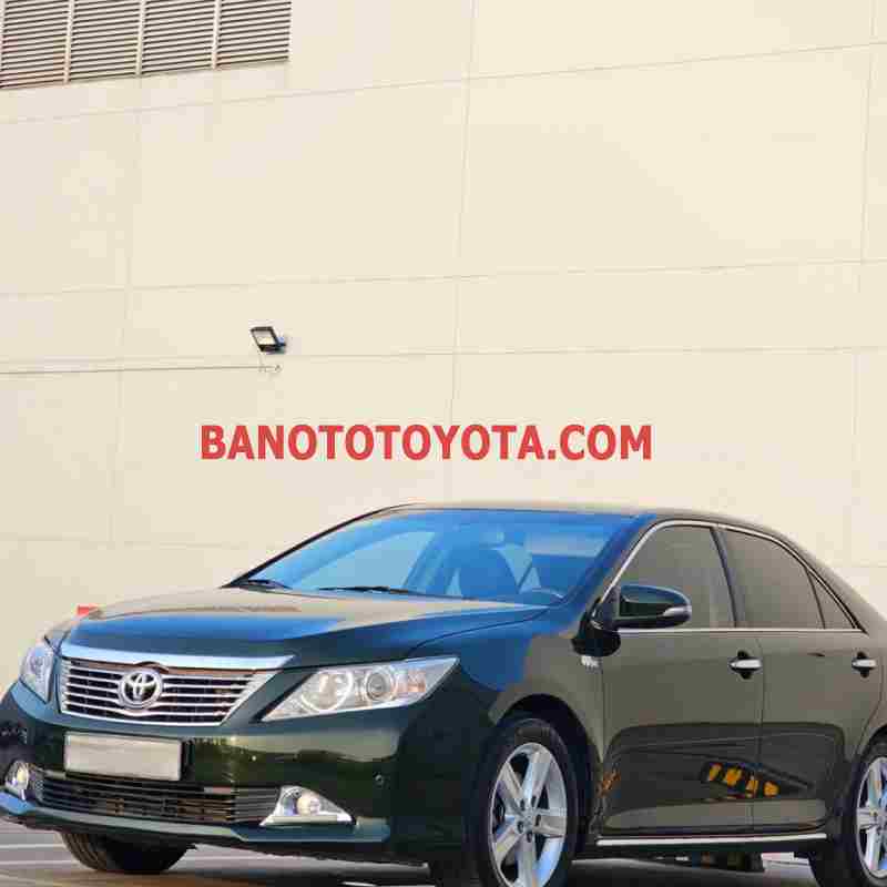 Cần bán gấp Toyota Camry 2.5Q đời 2014, màu Xanh