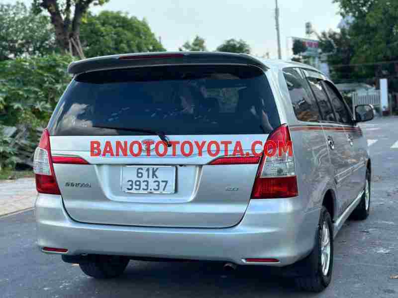 Cần bán gấp Toyota Innova 2.0E đời 2012, màu Bạc