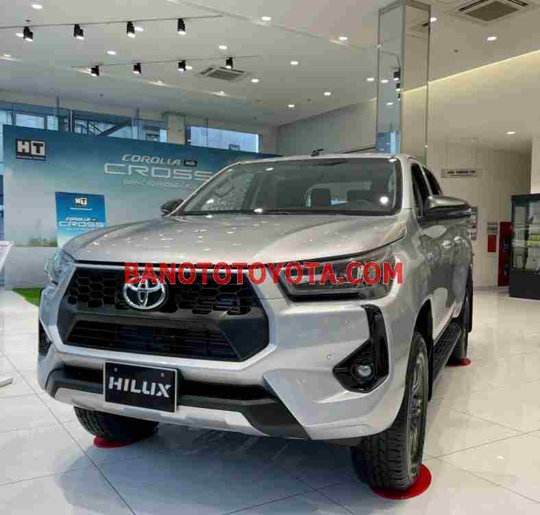 Bán Toyota Hilux 2.4L 4x2 AT năm 2024 đẹp xuất sắc