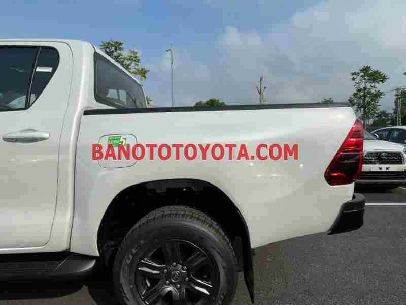 Bán xe Toyota Hilux 2.4L 4x2 AT sx 2024 siêu đẹp