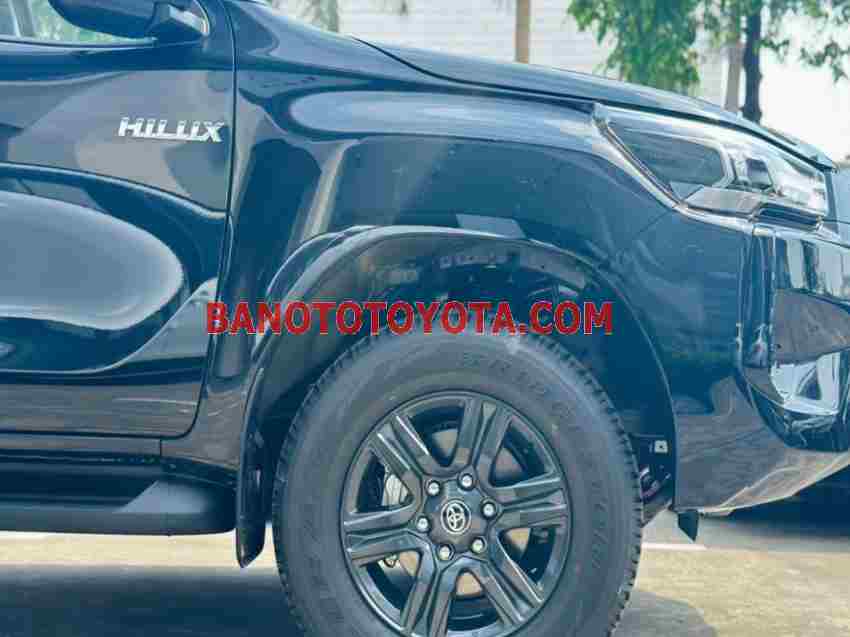 Xe Toyota Hilux 2.4L 4x2 AT tiêu chuẩn - Đen - 2024
