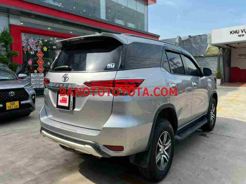 Bán Toyota Fortuner 2.7V 4x2 AT 2017 - Bạc