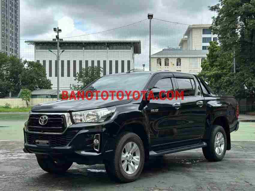 Cần bán xe Toyota Hilux 2.4E 4x2 AT năm 2019 màu Đen cực đẹp