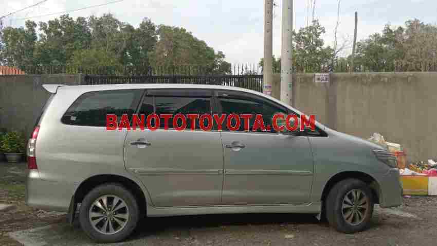 Cần bán gấp Toyota Innova 2.0E 2015 - Xe đẹp - Giá tốt