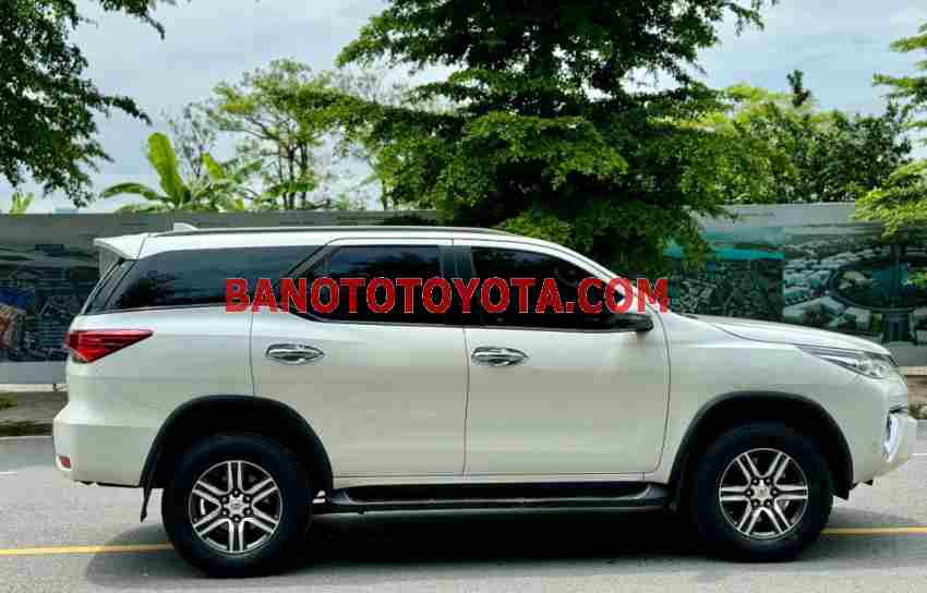 Cần bán gấp xe Toyota Fortuner 2.4G 4x2 AT 2019 màu Trắng