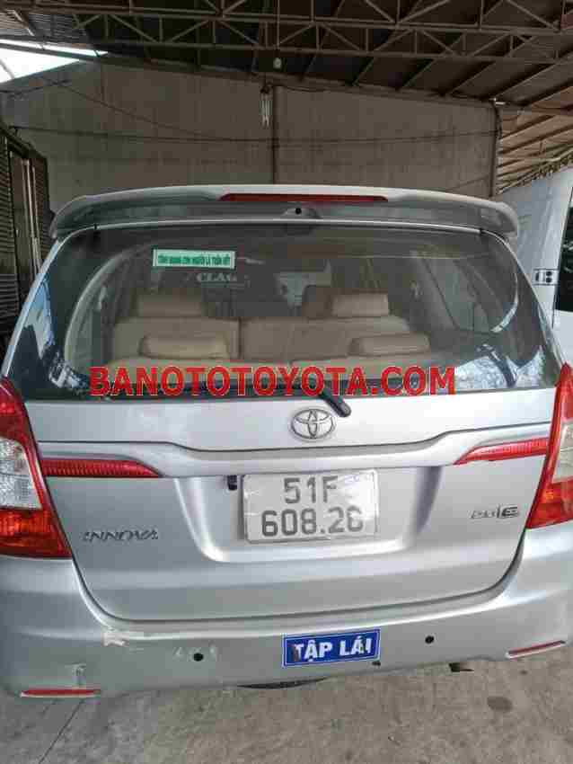 Toyota Innova 2.0E model 2016 xe chuẩn hết ý