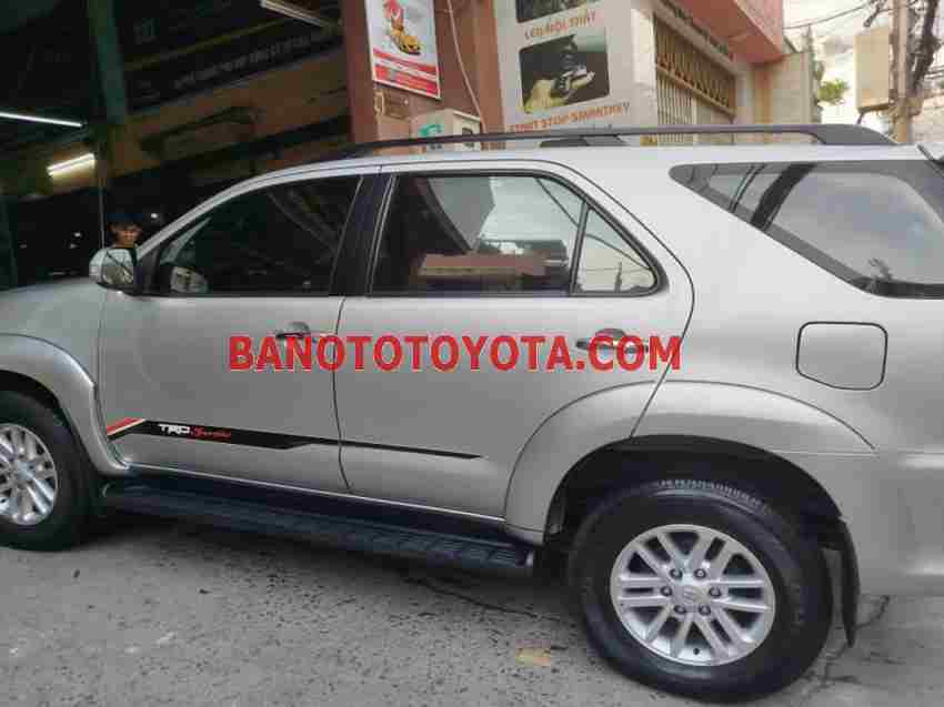 Toyota Fortuner 2.7V 4x2 AT năm sản xuất 2012 giá tốt