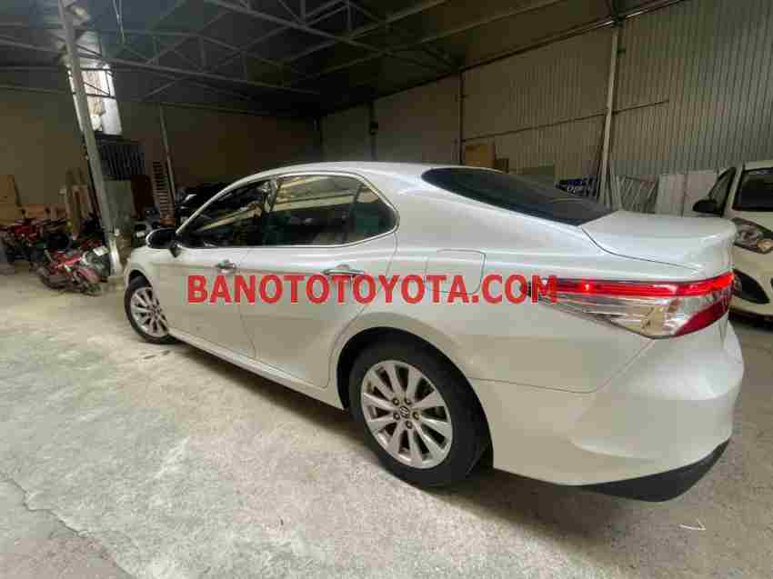 Cần bán gấp xe Toyota Camry 2.0G 2020 màu Trắng