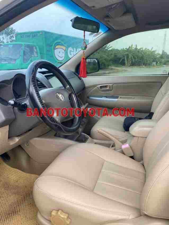 Cần bán Toyota Hilux 2.5E 4x2 MT 2010 - Số tay