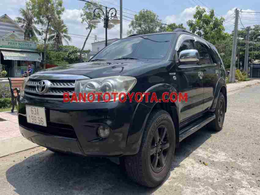 Toyota Fortuner 2.7V 4x4 AT model 2009 xe chuẩn hết ý