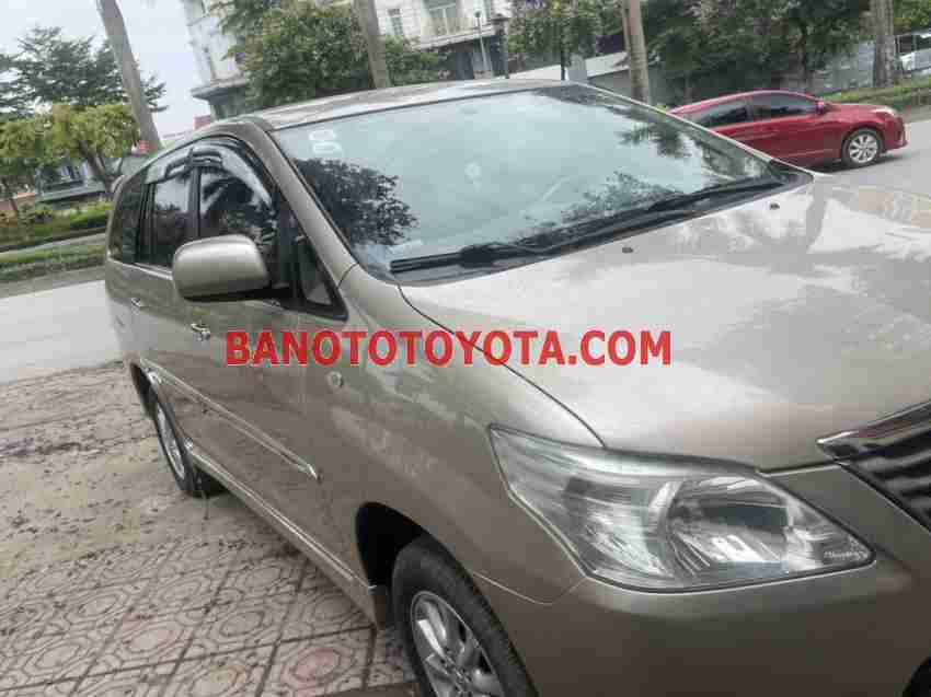 Toyota Innova 2.0E 2014 giá cực tốt