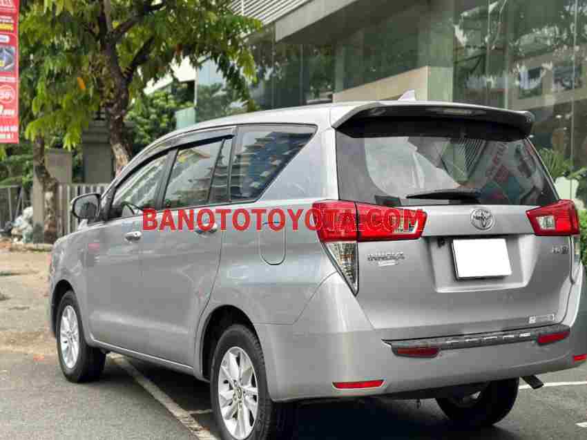 Cần bán gấp Toyota Innova 2.0E 2017 - Xe đẹp - Giá tốt