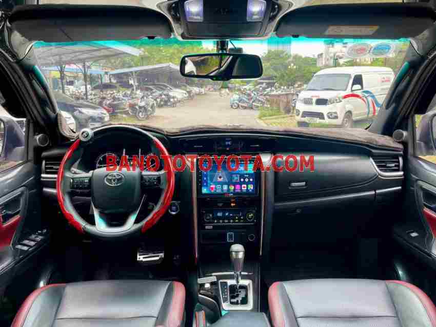 Cần bán gấp xe Toyota Fortuner Legender 2.4L 4x2 AT năm 2022, màu Trắng, Số tự động