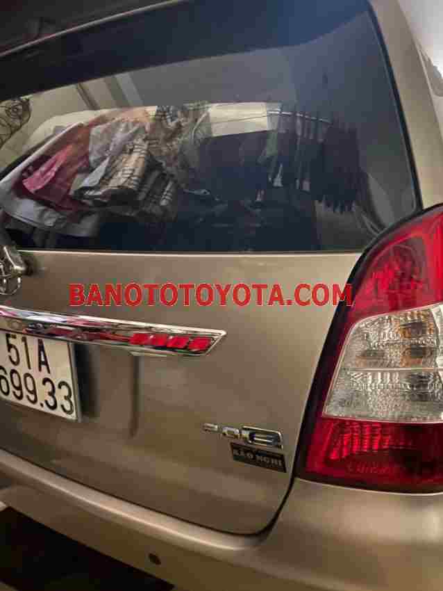 Cần bán gấp Toyota Innova 2.0E đời 2014, màu Cát