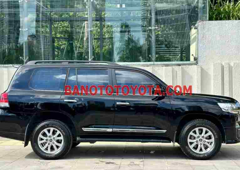 Cần bán Toyota Land Cruiser VX 4.6 V8 2017 xe đẹp