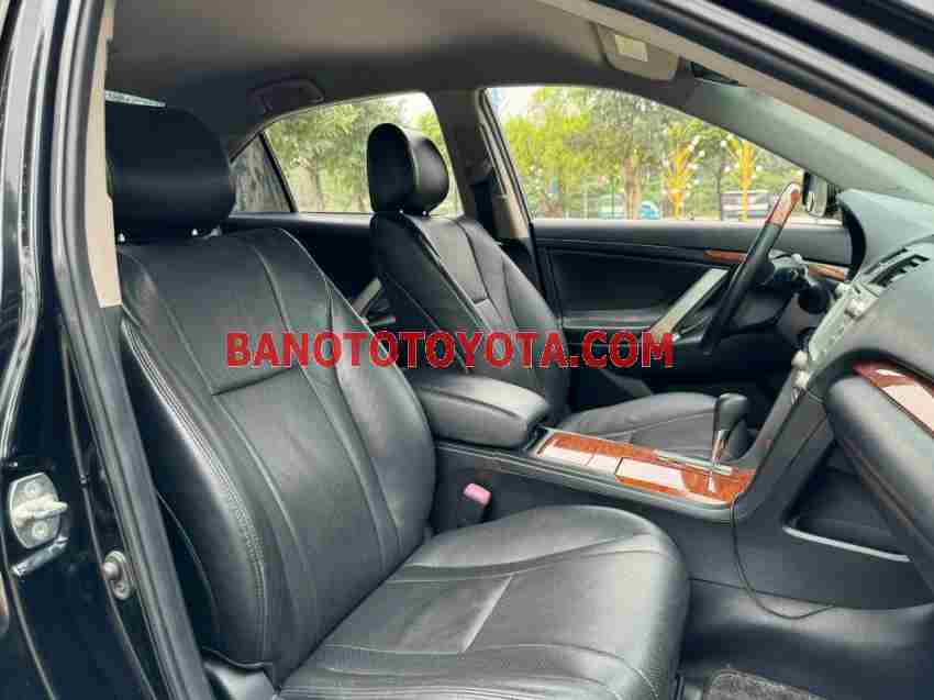 Cần bán xe Toyota Camry 2.0E màu Đen 2011