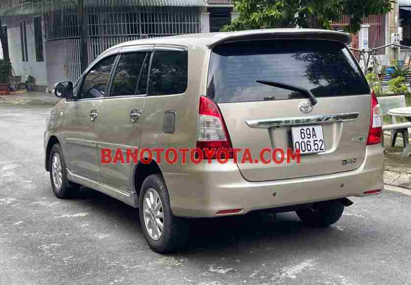 Cần bán gấp Toyota Innova 2.0E đời 2013, màu Cát