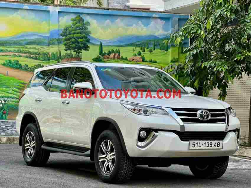 Cần bán gấp Toyota Fortuner 2.4G 4x2 AT 2019 - Xe đẹp - Giá tốt