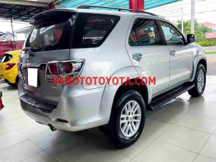 Cần bán xe Toyota Fortuner 2.5G 2013 Số tay màu Bạc