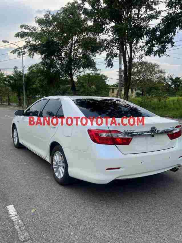 Toyota Camry 2.0E năm 2014 cần bán