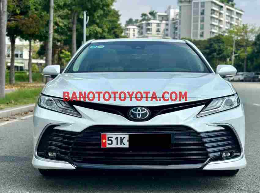 Bán Toyota Camry 2.0Q, màu Trắng, Máy xăng, 2021