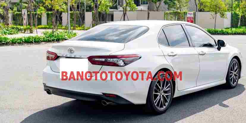 Cần bán gấp Toyota Camry 2.5Q đời 2022, màu Trắng