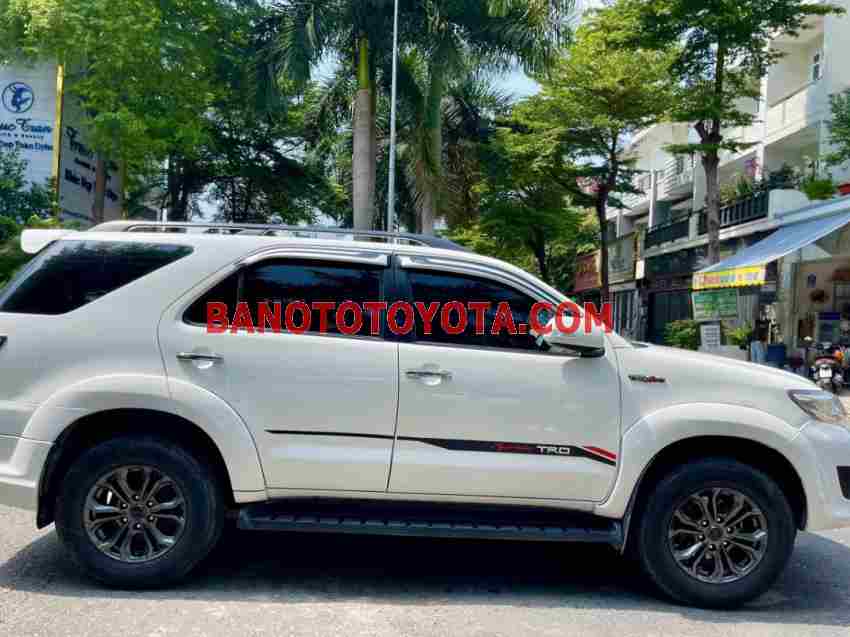 Cần bán xe Toyota Fortuner TRD Sportivo 4x2 AT năm 2016 màu Trắng cực đẹp