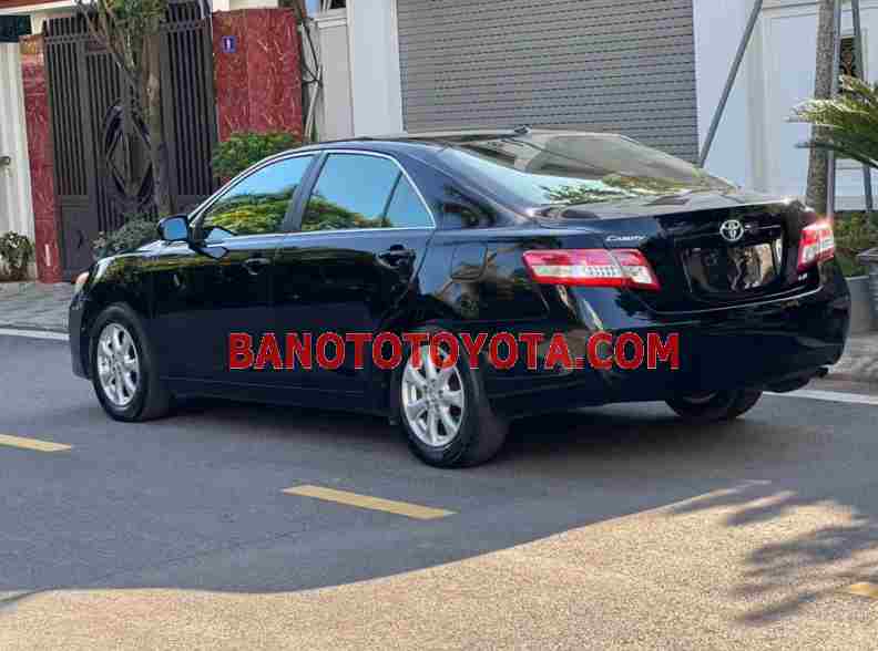 Cần bán gấp xe Toyota Camry LE 2.5 năm 2010, màu Đen, Số tự động