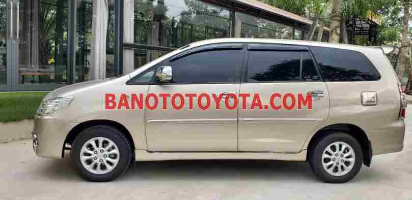 Cần bán Toyota Innova 2.0E Máy xăng 2014 màu Vàng