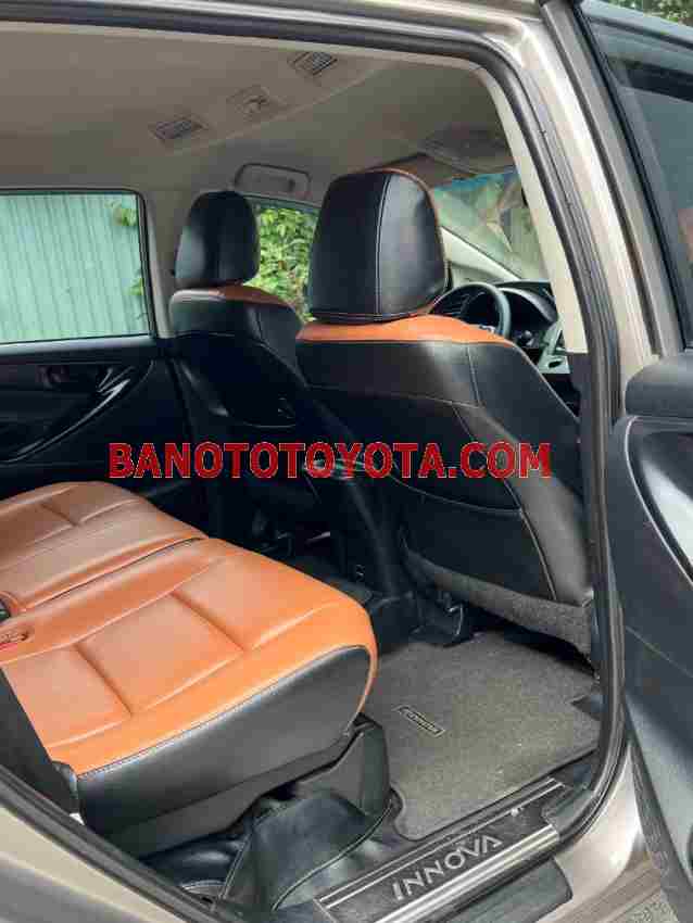 Bán Toyota Innova 2.0E, màu Đồng, Máy xăng, 2019