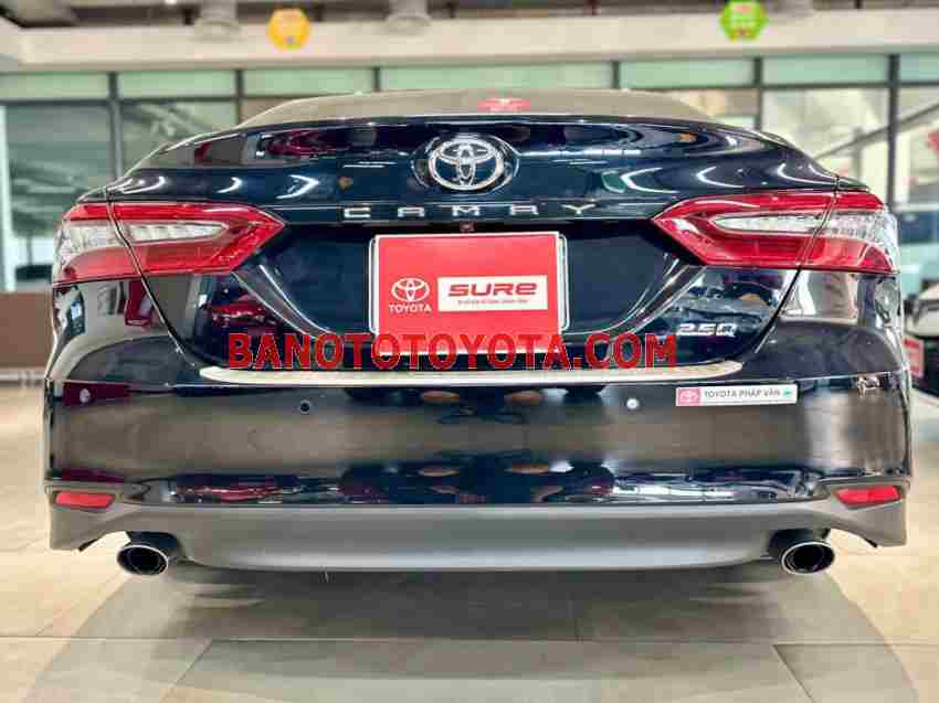 Toyota Camry 2.5Q năm 2022 cần bán