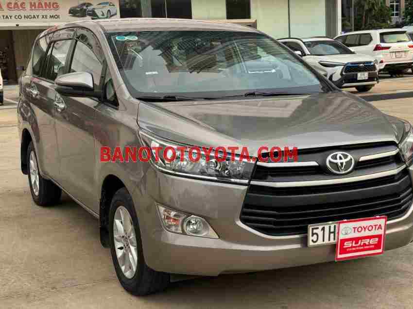 Cần bán Toyota Innova 2.0E Máy xăng 2020 màu Đồng