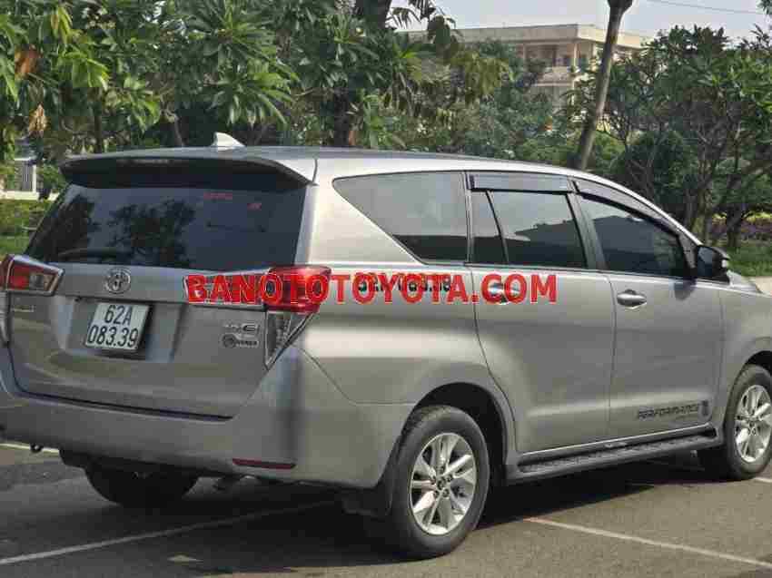 Cần bán nhanh Toyota Innova 2.0E 2017 cực đẹp