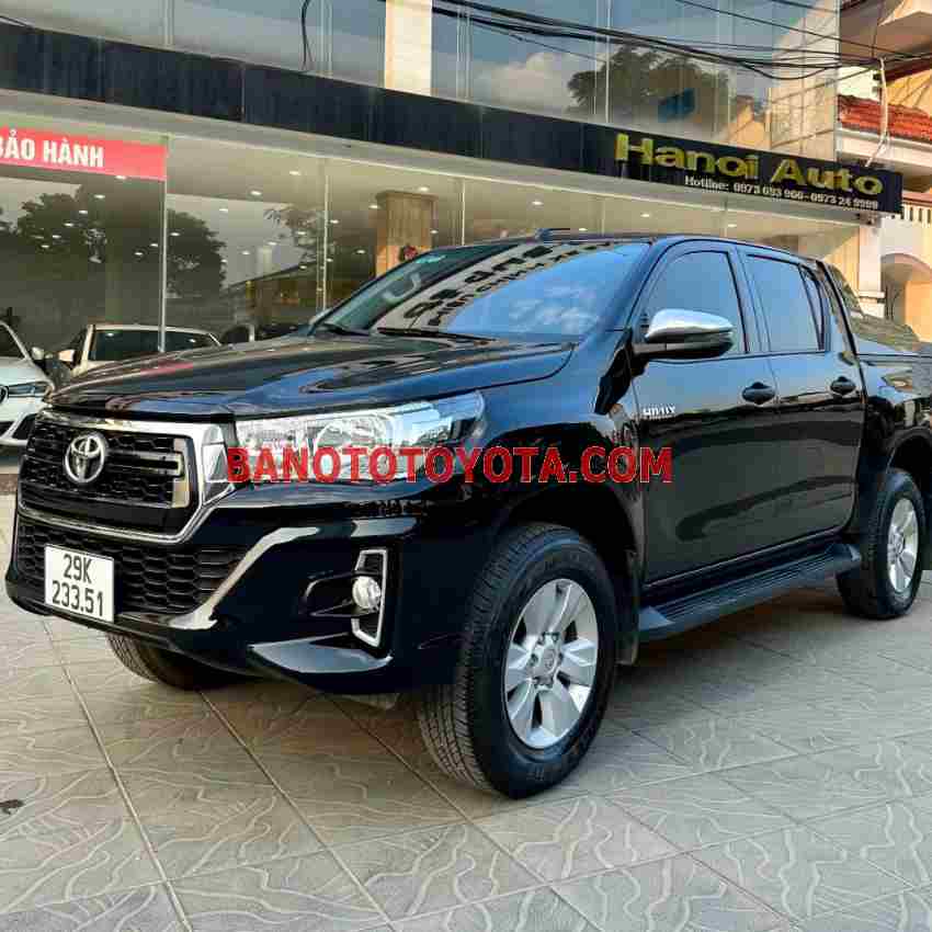 Bán Toyota Hilux 2.4E 4x2 AT, màu Đen, Máy dầu, 2018