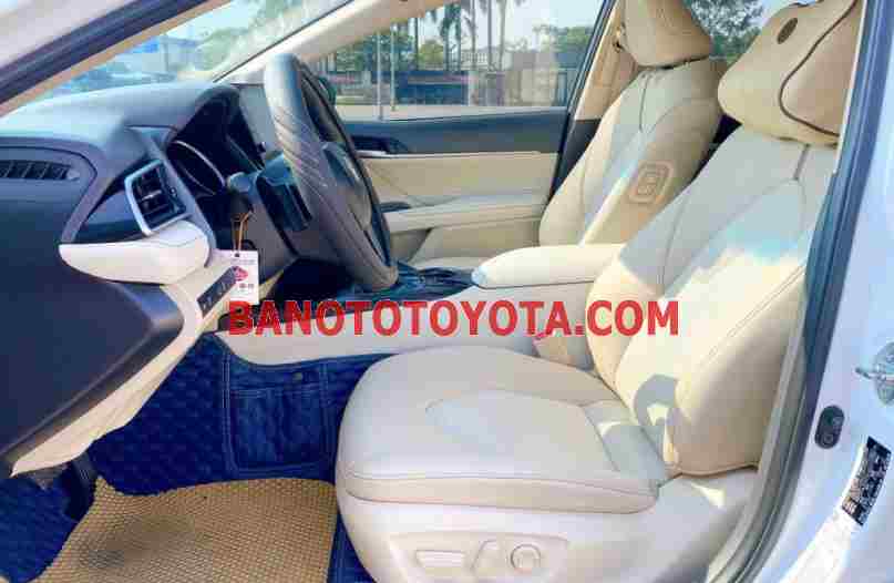 Cần bán xe Toyota Camry 2.0Q 2022, xe đẹp