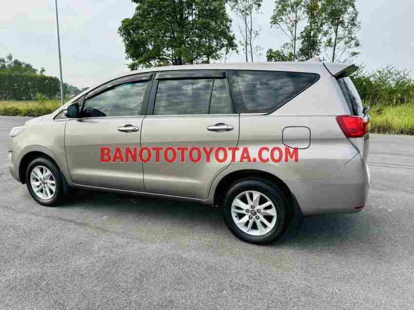 Cần bán nhanh Toyota Innova 2.0E 2017 cực đẹp