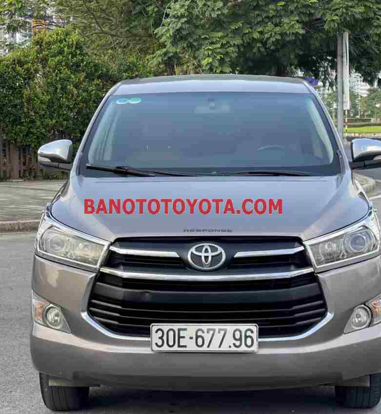 Cần bán gấp xe Toyota Innova 2.0E 2016 màu Đồng