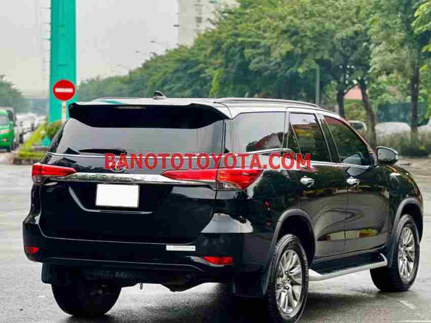 Cần bán gấp Toyota Fortuner 2.7L 4x2 AT đời 2022, màu Đen