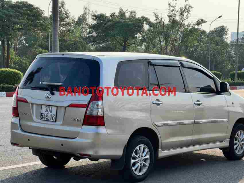 Cần bán gấp Toyota Innova 2.0E đời 2015, màu Cát