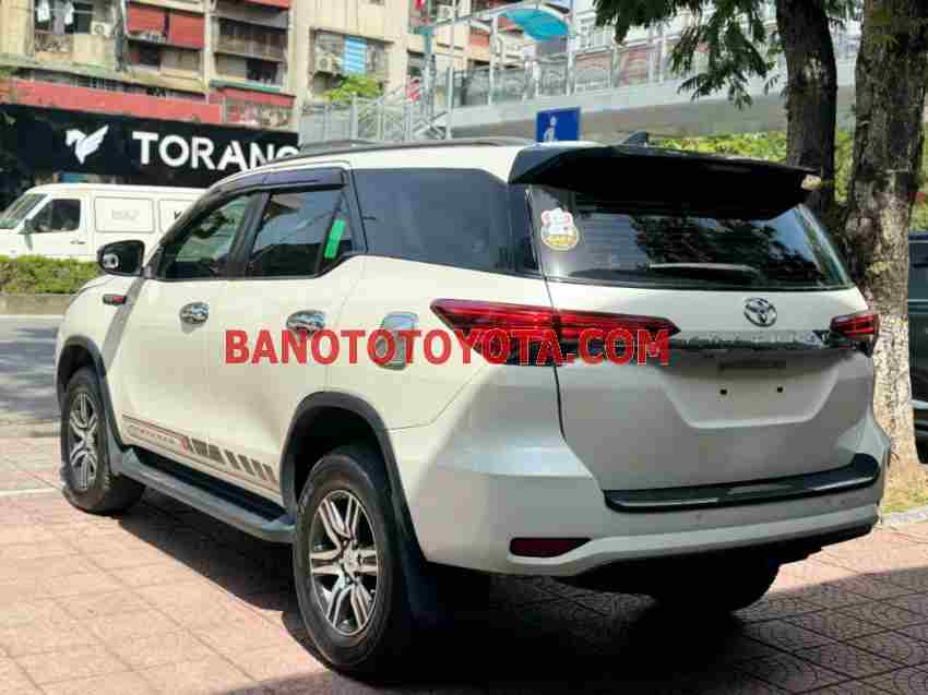 Cần bán xe Toyota Fortuner 2.7V 4x2 AT màu Trắng 2020