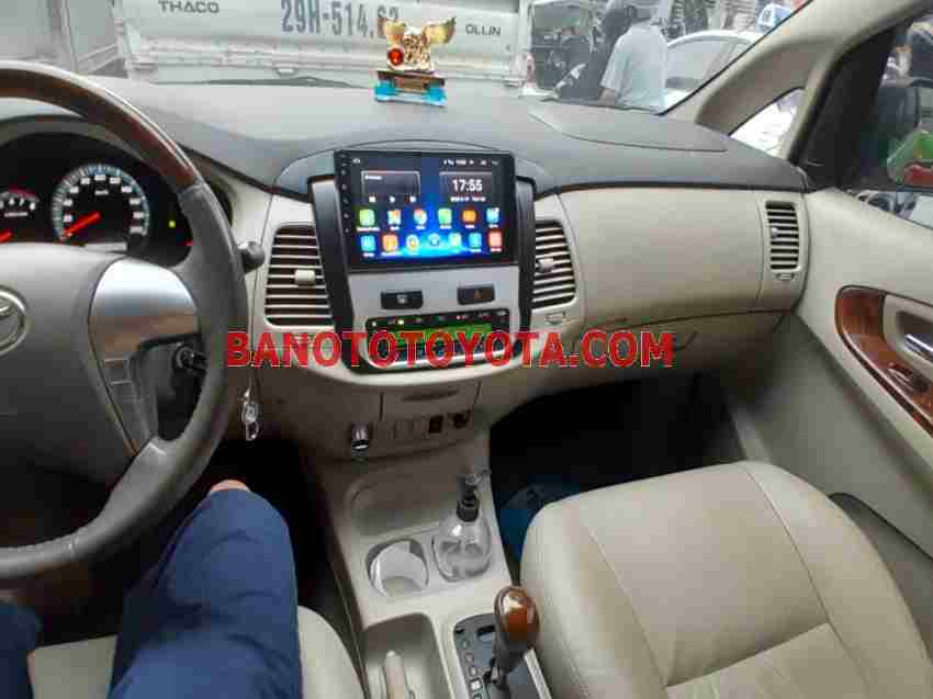 Cần bán xe Toyota Innova 2.0V đời 2014