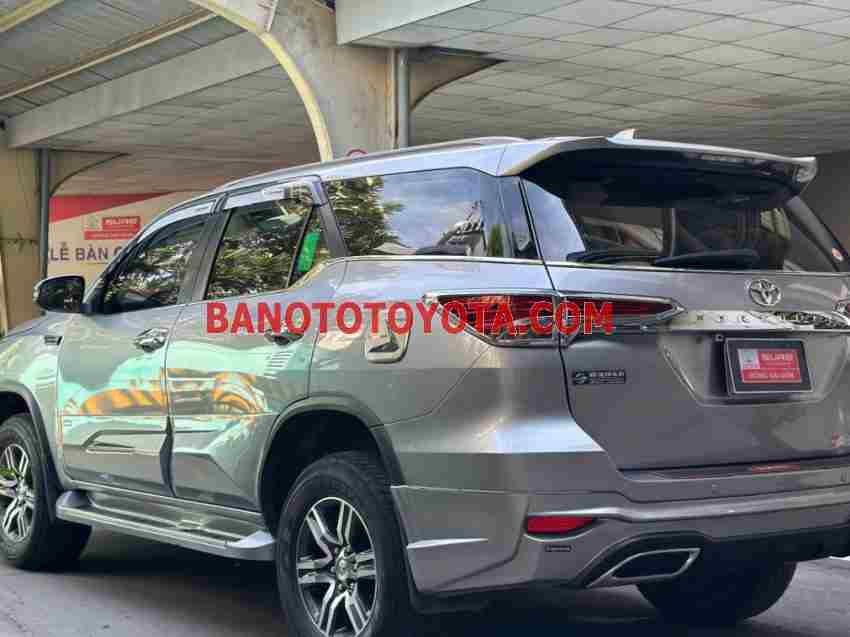 Bán xe Toyota Fortuner 2.7V 4x2 AT sx 2017 - giá rẻ