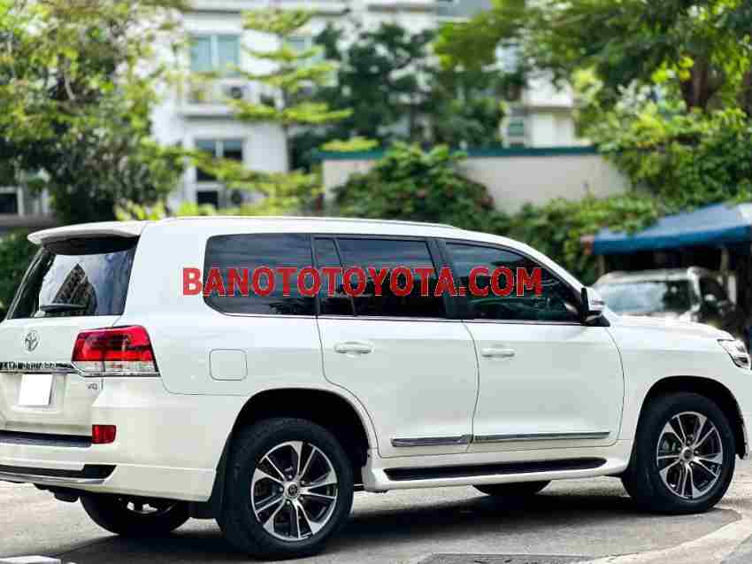 Cần bán xe Toyota Land Cruiser 4.6 V8 màu Trắng 2020