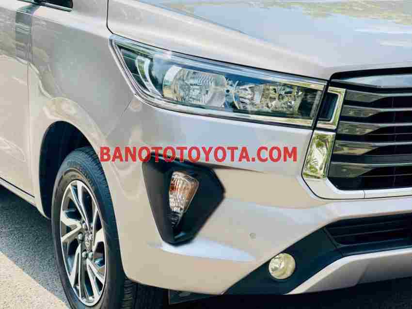 Cần bán gấp Toyota Innova E 2.0 MT đời 2022, màu Đồng