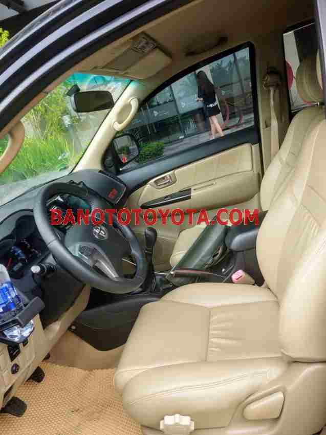 Cần bán gấp xe Toyota Fortuner 2.5G 2016 màu Đen